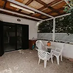 Pirgos House Будинок відпочинку Ларнака