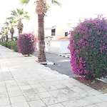 Pirgos House Будинок відпочинку Ларнака