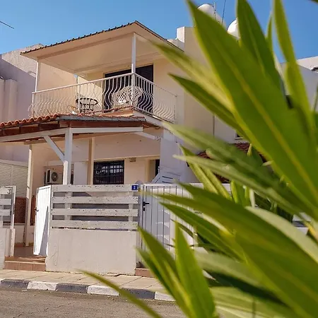 Pirgos House *