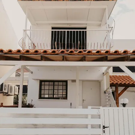 Semesterbostad Pirgos House *