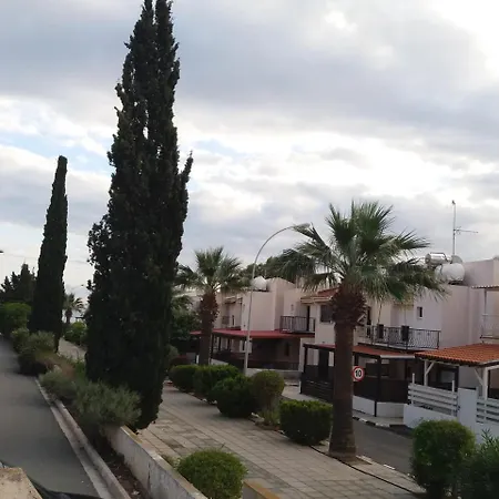 Pirgos House لارنكا