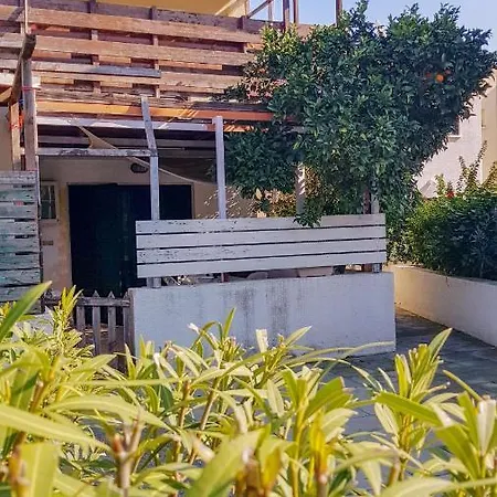 Pirgos House Дом отдыха