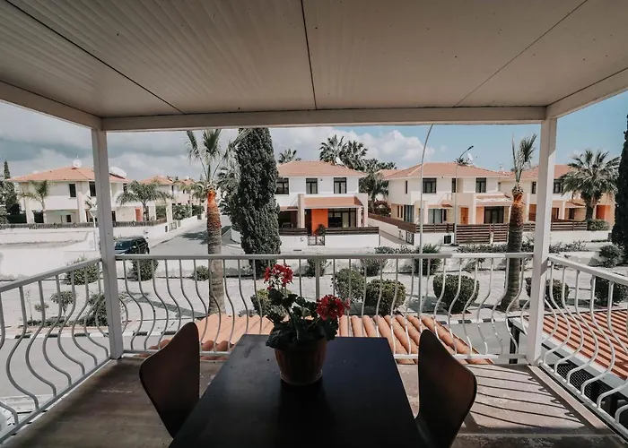 Pirgos House Будинок відпочинку Ларнака